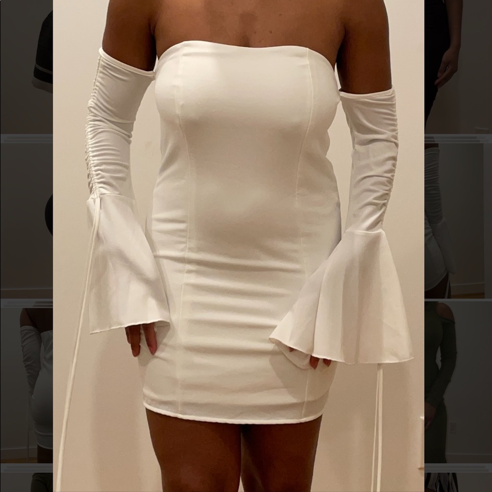 Flare sleeve strapless mini dress